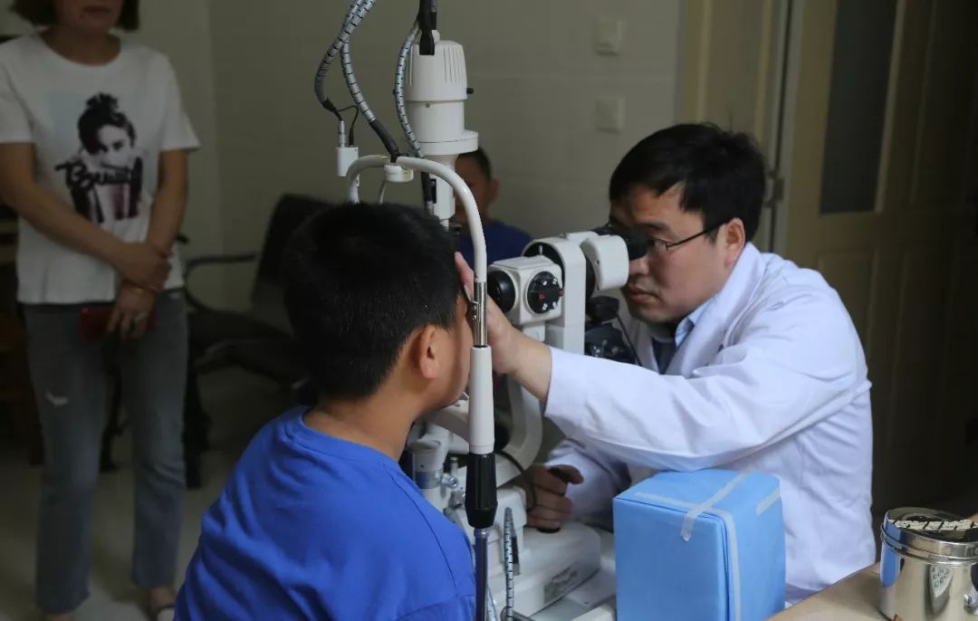 省级小儿眼科专家坐诊市立医院,为全市儿童青少年视力低下患者提供优质诊疗服务!
